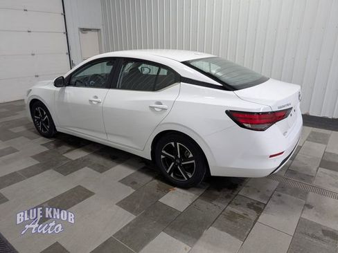 Used 2025 Nissan Sentra SV image 2