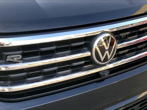 Used 2020 Volkswagen Atlas Cross Sport SEL Premium R-Line image 30