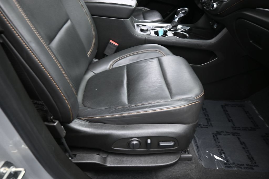 Used 2021 Chevrolet Traverse Premier w/ Redline Edition FWD image 58