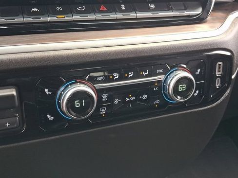 Certified 2025 GMC Sierra 1500 SLT AWD/4WD image 15