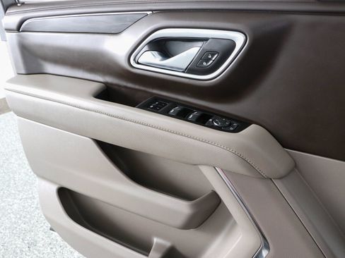 Used 2023 GMC Yukon SLT AWD/4WD image 24