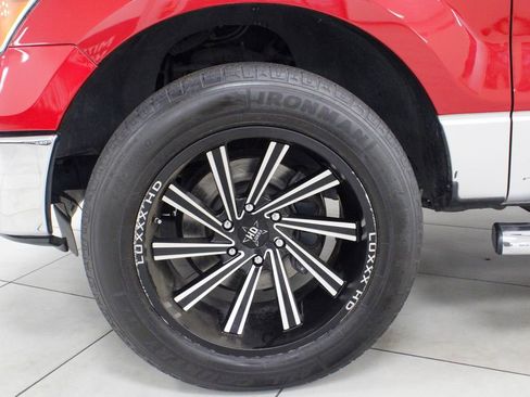 Used 2012 Ford F150 XLT w/ XLT Chrome Pkg image 7
