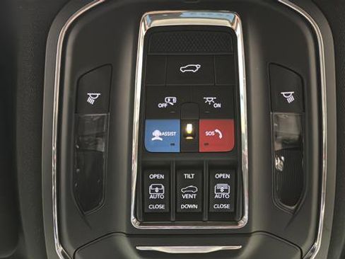 Used 2024 Jeep Wagoneer Series II image 39