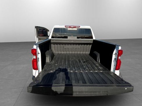 Used 2023 Chevrolet Silverado 1500 ZR2 w/ Technology Package image 32