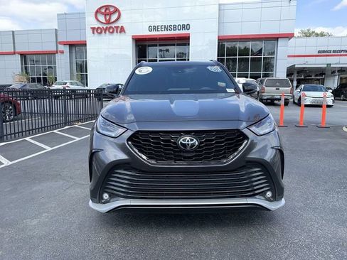 Used 2022 Toyota Highlander XSE image 3