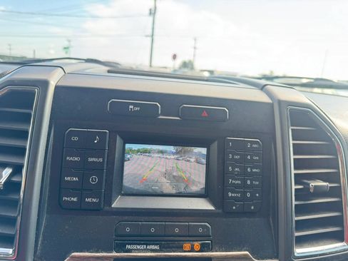Used 2018 Ford F250 XLT AWD/4WD image 19