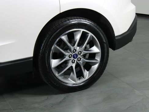 Used 2018 Ford Edge Titanium w/ Equipment Group 301A AWD/4WD image 14