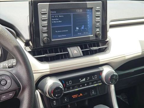 Used 2019 Toyota RAV4 XLE w/ Convenience Package FWD image 20