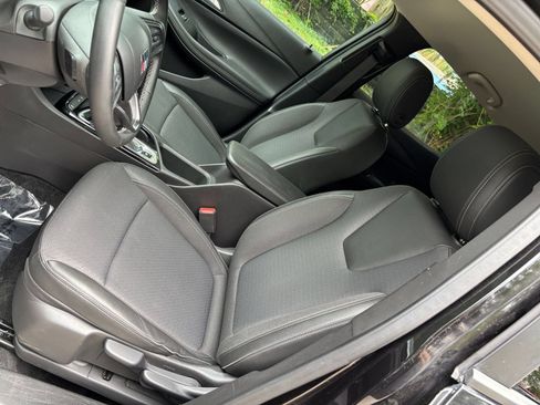 Used 2025 Buick Encore GX Preferred FWD image 34