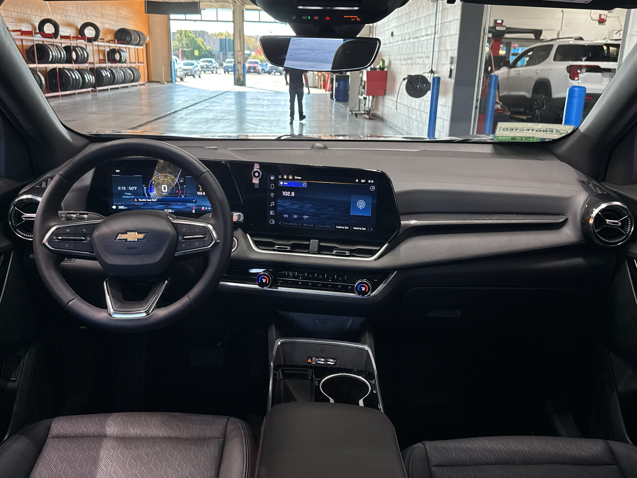 Used 2025 Chevrolet Equinox LT w/ Convenience Package II FWD image 13
