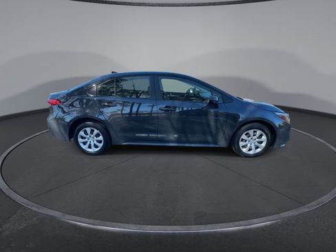 Used 2025 Toyota Corolla LE image 16