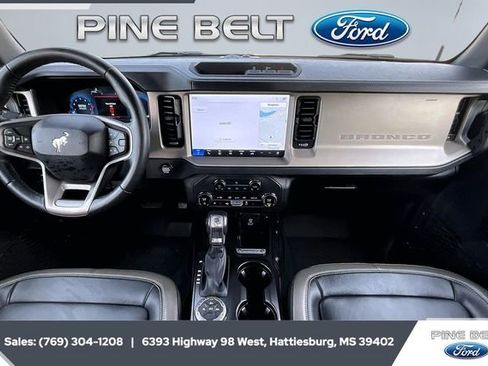 Used 2025 Ford Bronco Outer Banks image 13