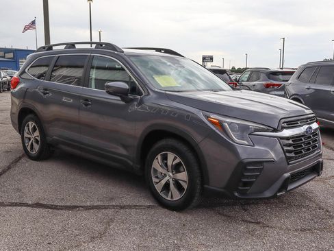 Used 2025 Subaru Ascent Premium AWD/4WD image 3