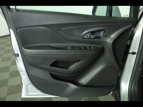 Used 2022 Buick Encore Preferred w/ Safety Package image 20