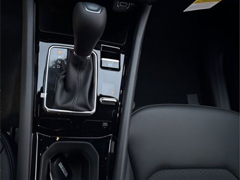 New 2026 Jeep Compass Latitude image 17