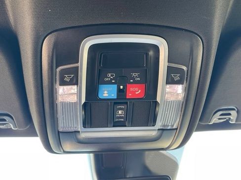 Used 2025 RAM 1500 Laramie AWD/4WD image 26