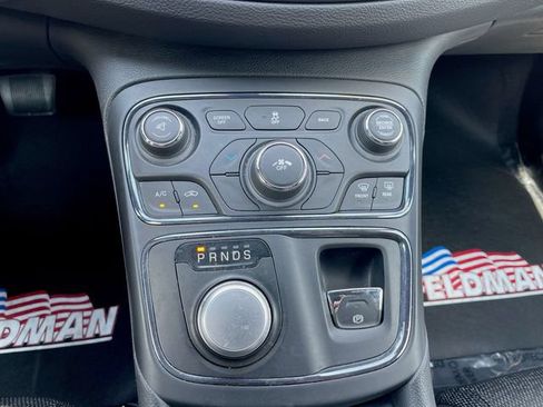 Used 2016 Chrysler 200 S AWD/4WD image 26