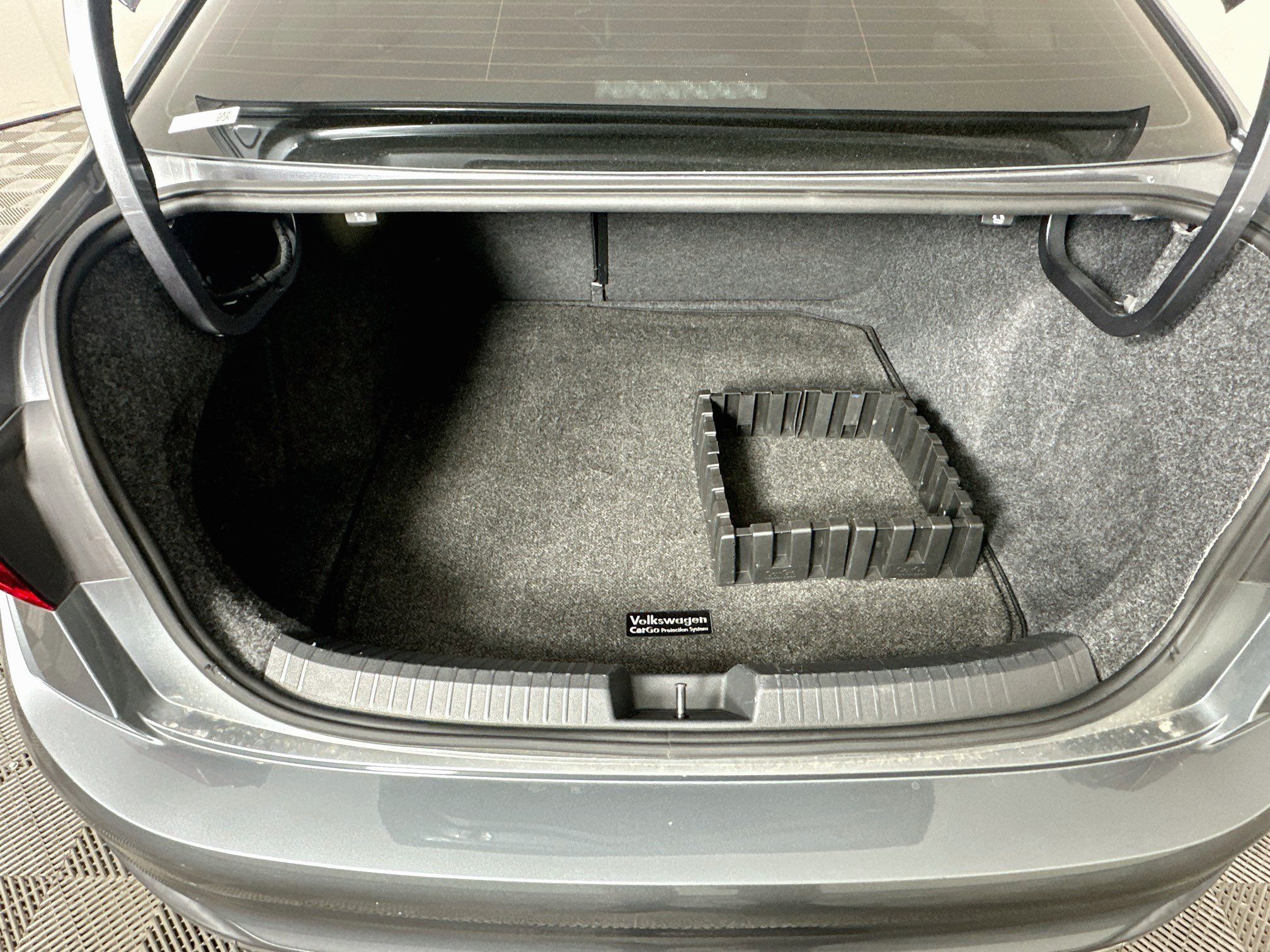 Used 2022 Volkswagen Jetta SEL FWD image 29