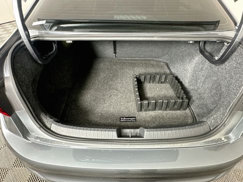 Used 2022 Volkswagen Jetta SEL FWD image 29