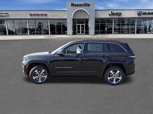 New 2025 Jeep Grand Cherokee Limited w/ Trailer Tow Package AWD/4WD image 6