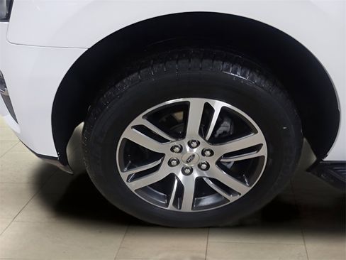 Certified 2024 Ford Expedition Limited image 9