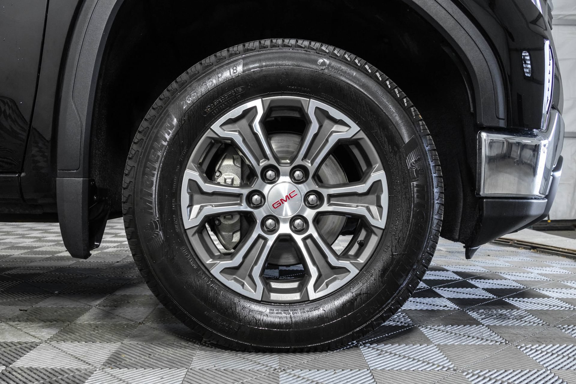 Used 2025 GMC Sierra 1500 SLT AWD/4WD image 42