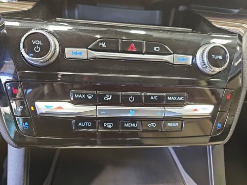 Used 2021 Ford Explorer Limited w/ Equipment Group 301A image 24