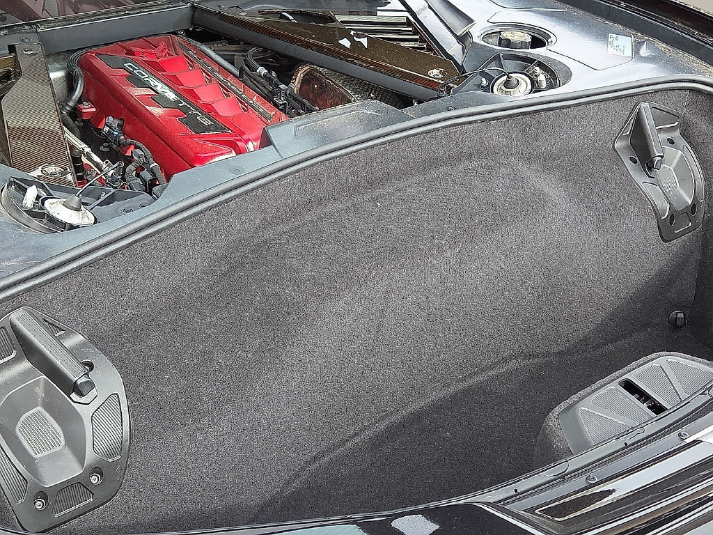 Used 2020 Chevrolet Corvette Stingray Premium Cpe w/ 3LT Preferred Equipment Group RWD image 9