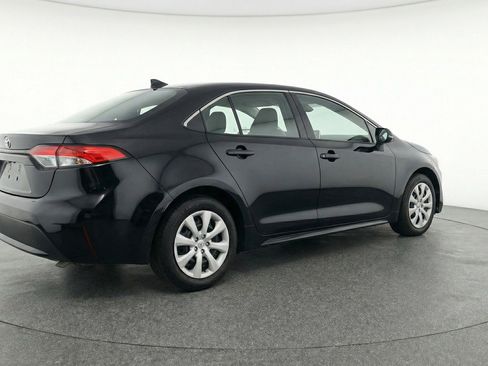 Used 2025 Toyota Corolla LE FWD image 9