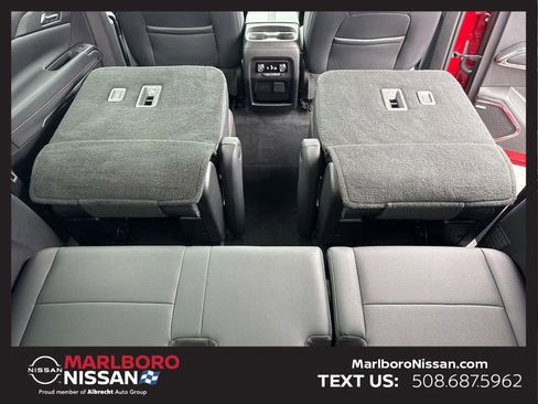 Used 2024 Chevrolet Traverse RS image 15