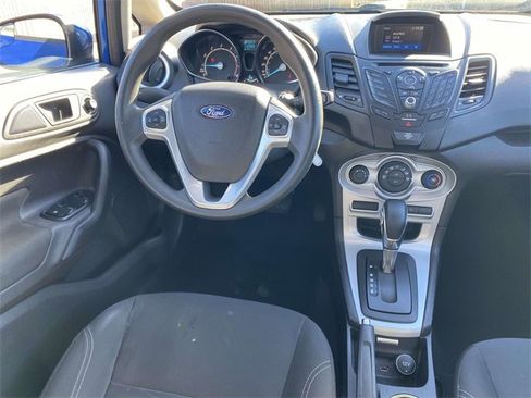 Used 2018 Ford Fiesta SE image 9