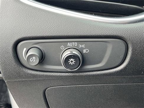 Used 2016 Chevrolet Malibu Hybrid w/ Leather Package image 27