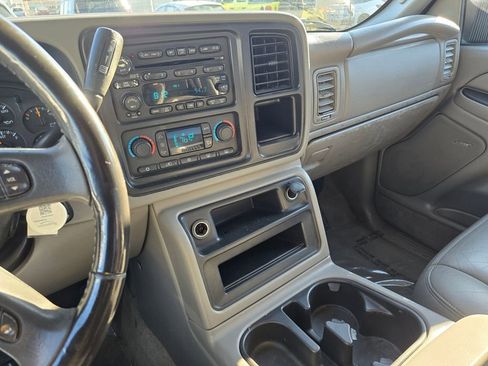 Used 2005 GMC Sierra 2500 SLT w/ Heavy-Duty Power Package image 27