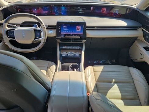 Certified 2024 Lincoln Nautilus Reserve w/ Equipment Group 202A image 17