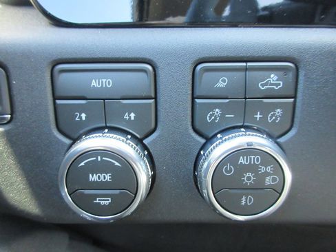 New 2026 GMC Sierra 1500 SLT w/ SLT Premium Plus Package AWD/4WD image 18