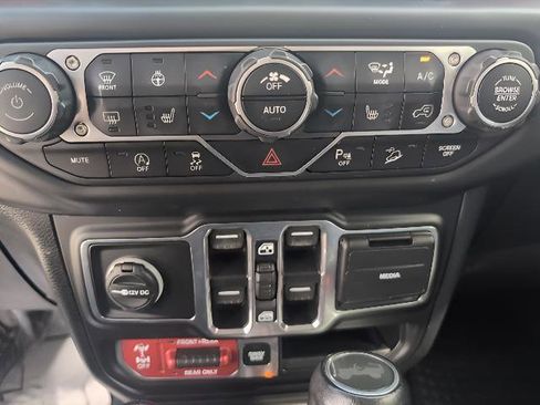 Used 2020 Jeep Wrangler Unlimited Rubicon w/ Uconnect 4C Nav & Sound Group image 15