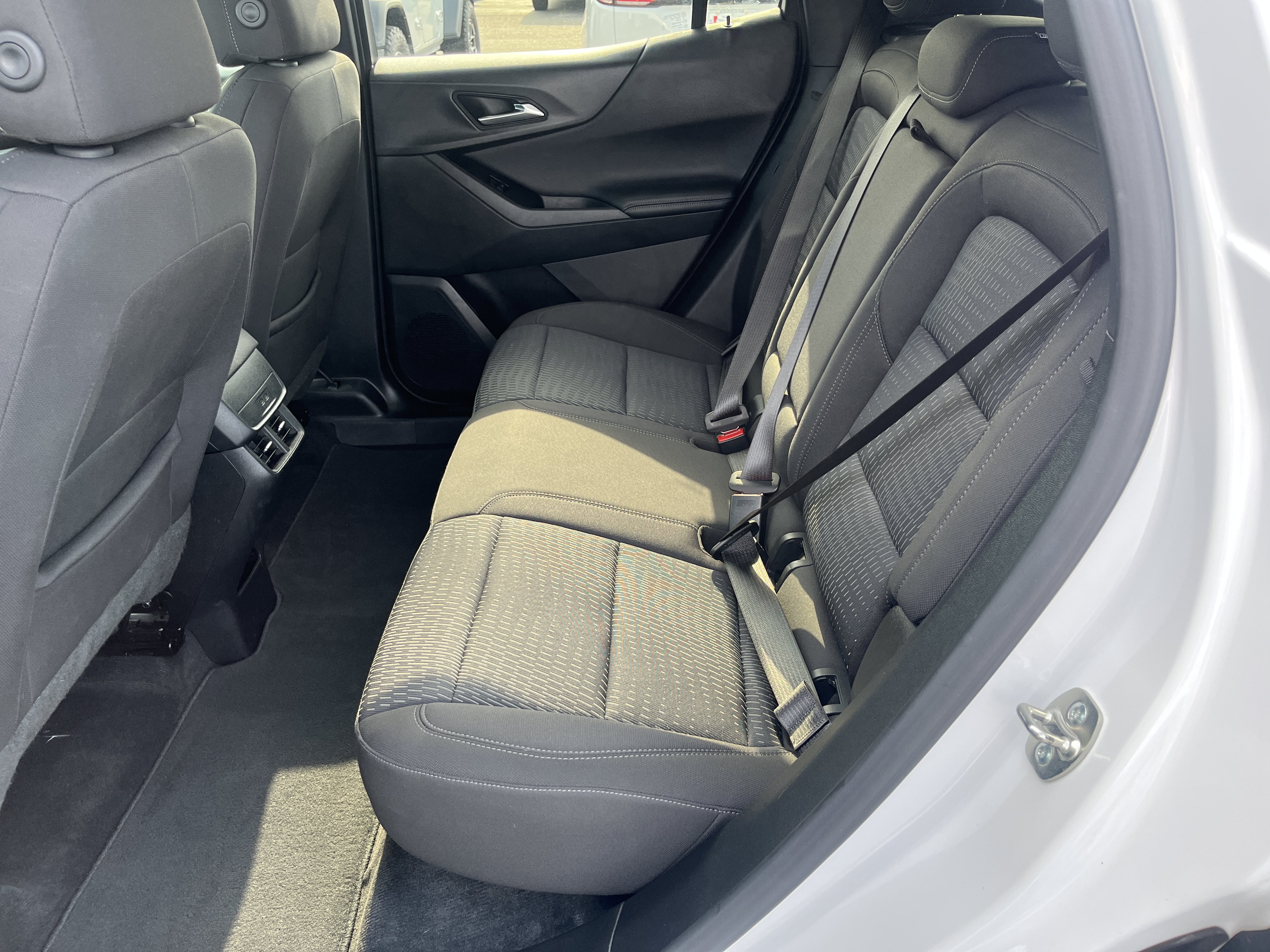 Used 2026 Chevrolet Equinox LT AWD/4WD image 33