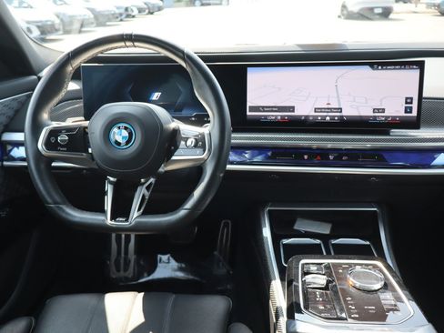 Used 2023 BMW i7 xDrive60 AWD/4WD image 15