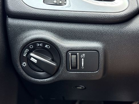 Used 2015 Dodge Dart SXT FWD image 16