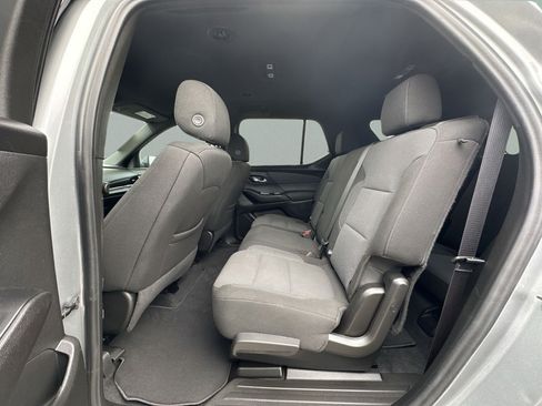 Used 2023 Chevrolet Traverse LT FWD image 21