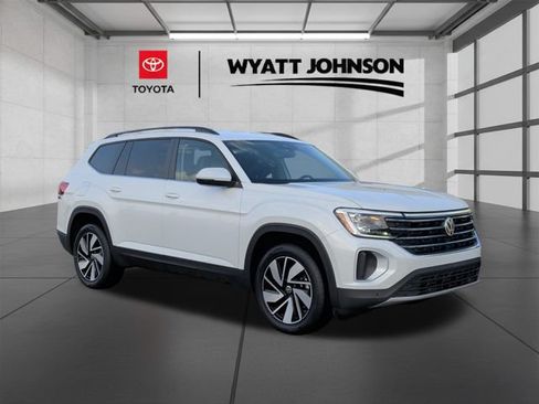 Used 2026 Volkswagen Atlas SE FWD image 6