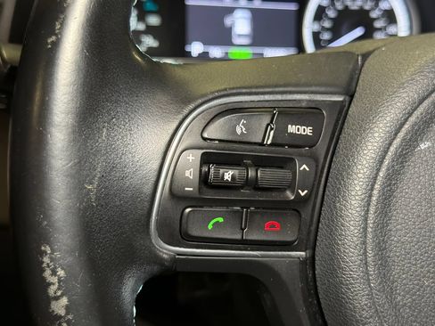 Used 2019 Kia Niro EX FWD image 24