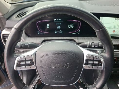 Used 2023 Kia Telluride EX w/ EX Captain's Chair Package image 19