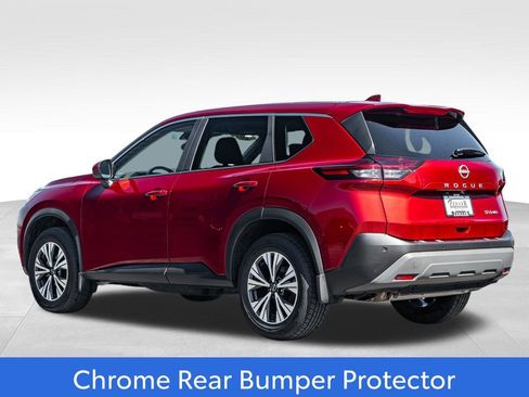 Used 2023 Nissan Rogue SV image 5