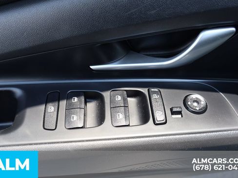 Used 2024 Hyundai Elantra SEL FWD image 12