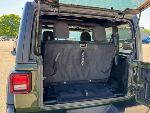 Used 2021 Jeep Wrangler Sport AWD/4WD image 16