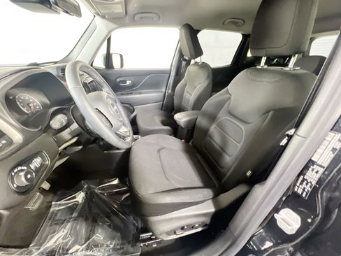 Used 2022 Jeep Renegade Latitude w/ Convenience Group image 21