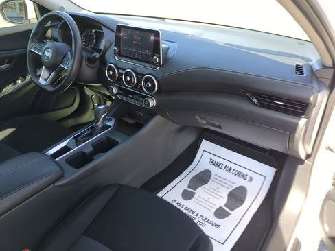 Used 2021 Nissan Sentra SV w/ Trunk Package image 11