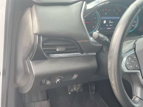 Used 2023 Chevrolet Traverse RS AWD/4WD image 10