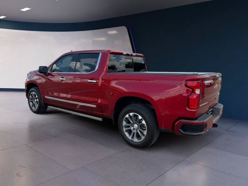 Used 2025 Chevrolet Silverado 1500 High Country AWD/4WD image 3